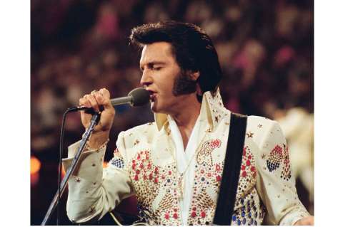 Cerca de 200 tesoros de Elvis Presley serán subastados en EE. UU.
