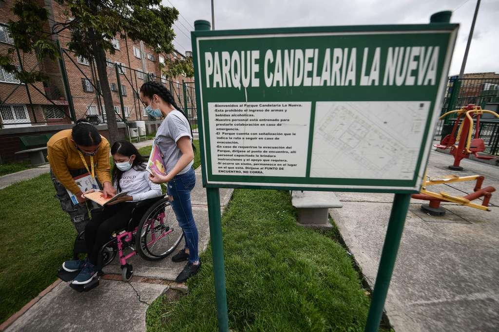 Alrededor del 15% de los integrantes de esta población no alcanza ningún nivel de escolaridad según cifras del Sistema de Información Integrado de la Protección Social del Ministerio de Salud y Protección en Colombia.