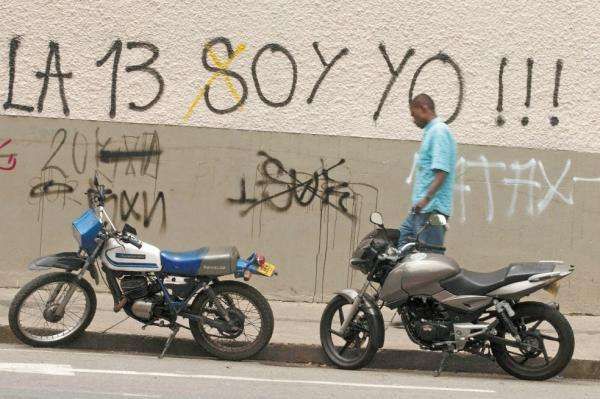 Aunque la fuerza es necesaria, como ya lo mencionamos, el Gobierno Nacional y el local deben estar al tanto de sus limitaciones. Que no ocurra otra situación como la de la Operación Orión. / Foto: EFE