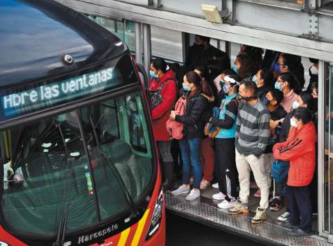 Recursos extras para el transporte público de Bogotá siguen en el aire