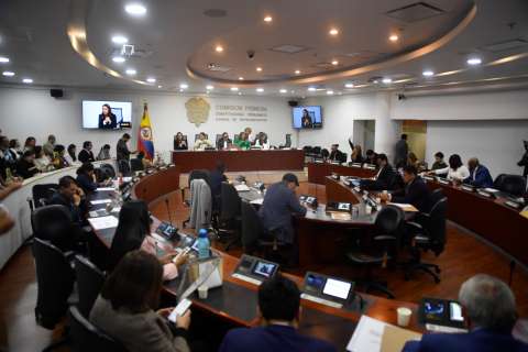El proyecto que revive el transfuguismo recibió otro impulso en el Congreso