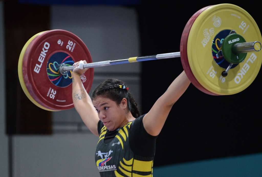 AMDEP7249. ASUNCIÓN (PARAGUAY), 05/10/2022.- Hellen Escobar de Colombia compite hoy, en 87kg femenina única de levantamiento de pesas en los Juegos Suramericanos 2022 que se realizan en Asunción (Paraguay). EFE/ Martín Crespo