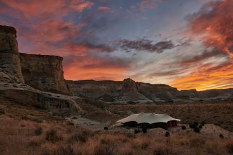 En fotos: así es el campamento de lujo en el corazón del desierto de Utah