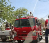 Escándalo por uso del carro de bomberos en fiestas pese a emergencia por incendios en Tolima