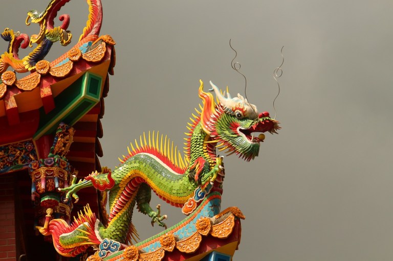 Predicciones para el Dragón, Serpiente, Caballo y Cabra en el Horóscopo chino 2025