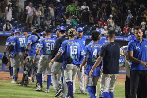Vaqueros empató la serie final del béisbol colombiano ante Caimanes