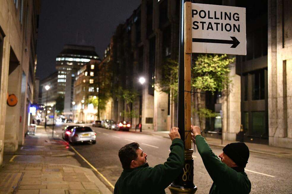 Los puestos electorales abrieron hoy temprano para una de las votaciones más importantes en las historia de Reino Unido. / AFP