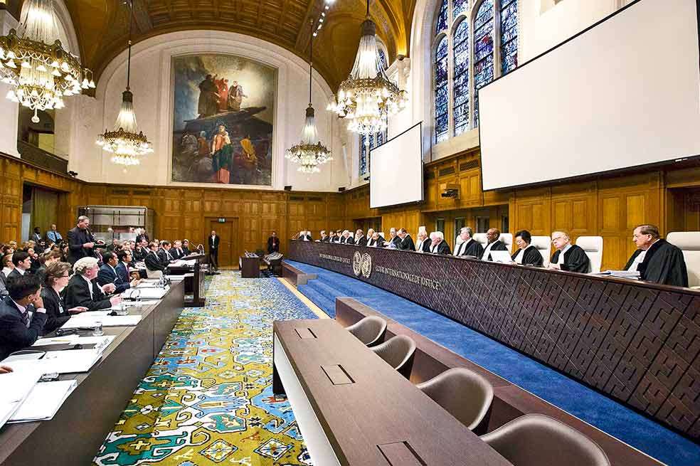 Los jueces de la Corte Internacional de Justicia de La Haya emitirán mañana el veredicto en el caso entre Chile y Perú, que comenzó hace seis años. / AFP