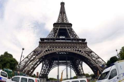 Torre Eiffel, cerrada por culpa de los carteristas
