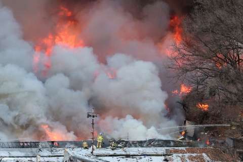 Corea del Sur: incendio destruyó 60 casas y 500 personas fueron evacuadas