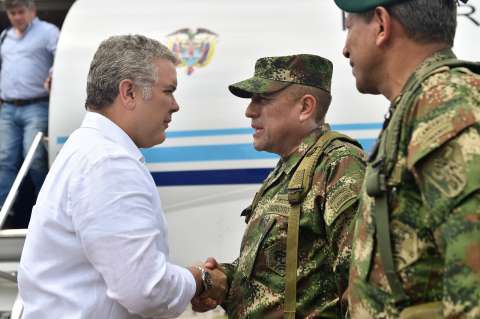 Duque llegó hasta Tumaco para felicitar a militares que abatieron a alias Guacho