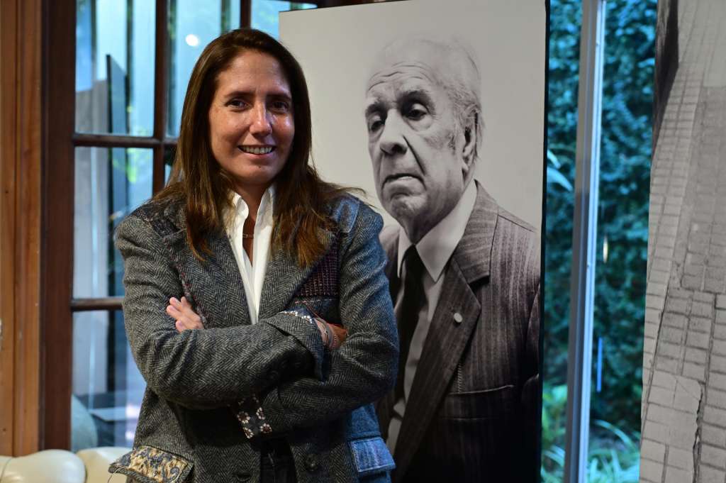 Una de las herederas del legado de Borges, Mariana Kodama, posa durante una entrevista en Buenos Aires (Argentina).