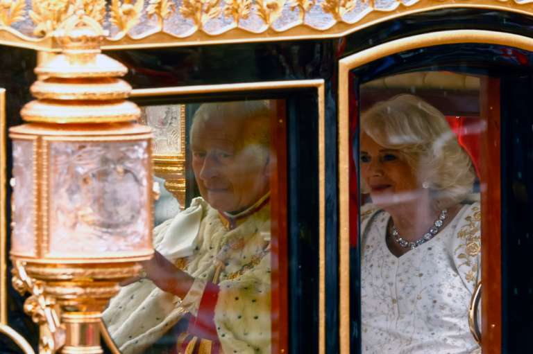 Carlos III fue coronado rey de Reino Unido