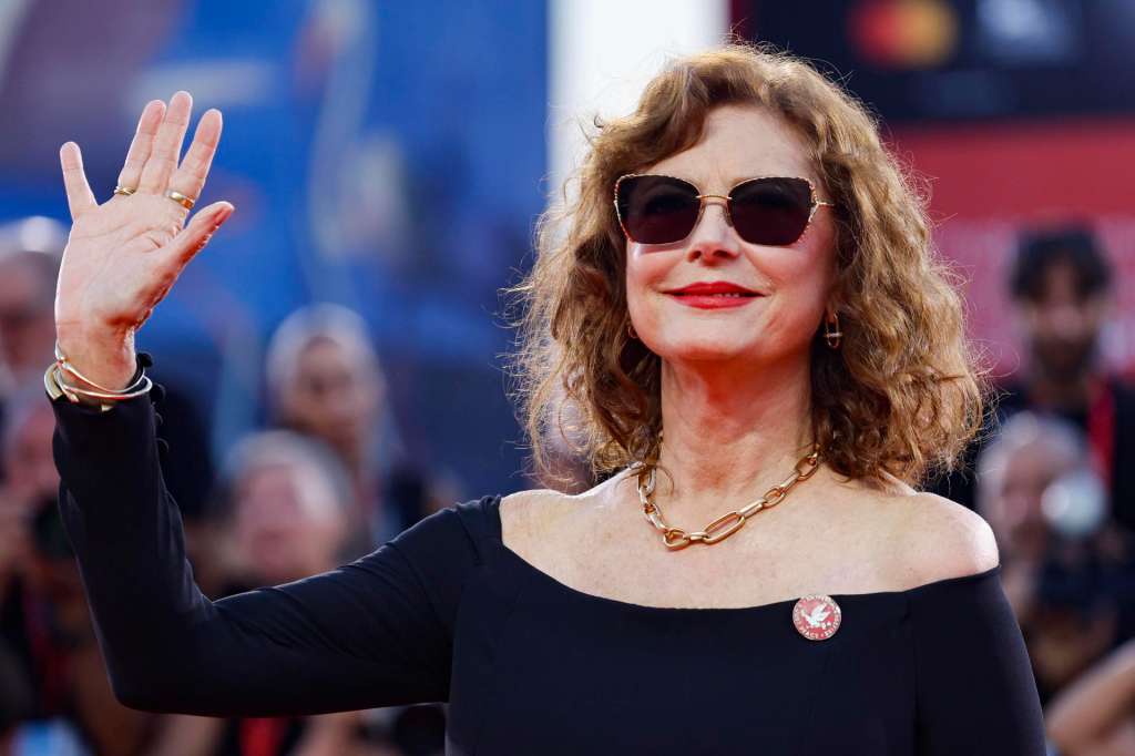 VENICE (Italy), 06/09/2026.- US actor Susan Sarandon arrives at the premiere of 'The Echo Chamber' during the 83rd Venice Film Festival, in Venice, Italy, 06 September 2026. The movie is presented in official competition 'Venezia 83' at the festival running from 02 to 12 September 2026. (Cine, Cine, Italia, Venecia) EFE/EPA/FABIO FRUSTACI