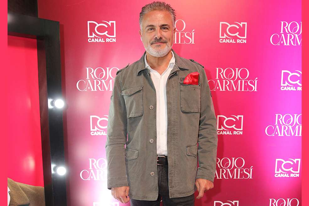 Marcelo Dos Santos ennoviado con presentadora de noticias. Los pillamos juntos