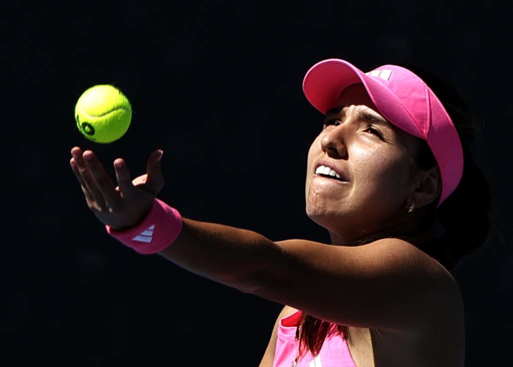 Melbourne (Australia), 16/01/2025.- Camila Osorio of Colombia in action during her Women's Singles round 2 match against Ons Jabeur of Tunisia at the Australian Open tennis tournament in Melbourne, Australia, 16 January 2025. (Tenis, Túnez, Túnez) EFE/EPA/ROLEX DELA PENA