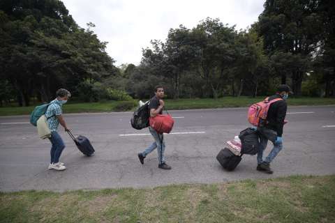 Iván Duque: migrantes que no estén regularizados no tendrán vacuna contra coronavirus