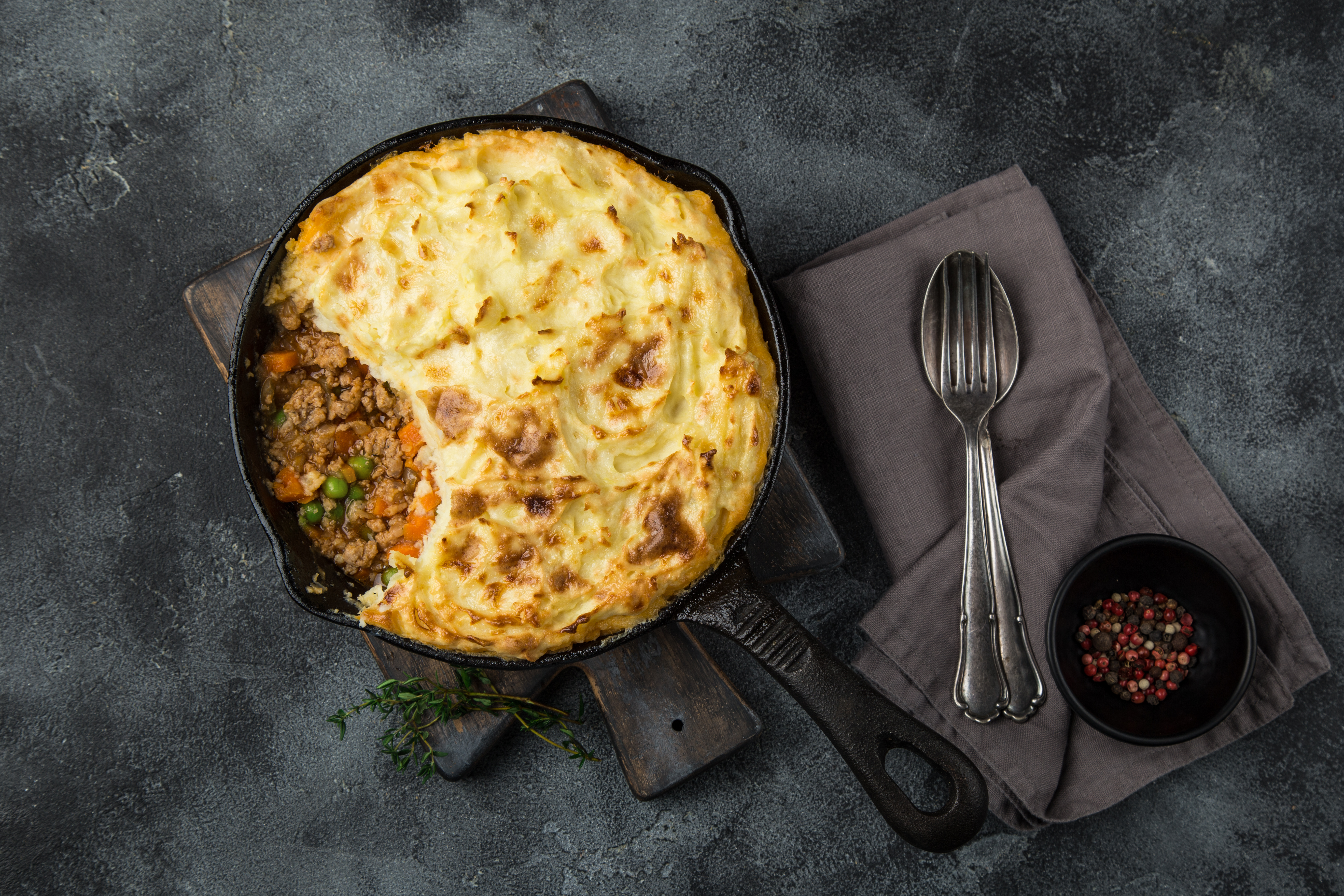 Cacerola de carne con papa gratinada