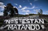 “Nos están matando”: Fotos del mural que pintaron en Bogotá en contra de la violencia