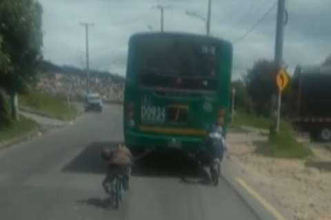 Preocupación por maniobras peligrosas de jóvenes en bicicleta al sur de Bogotá