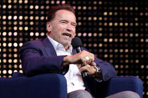 Arnold Schwarzenegger pide a Putin parar la guerra en Ucrania