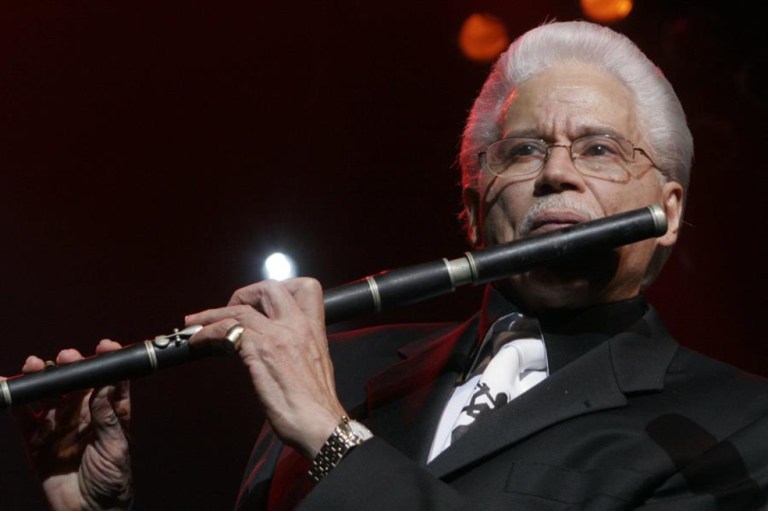 La muerte de Johnny Pacheco, “el zorro plateado” de la Fania