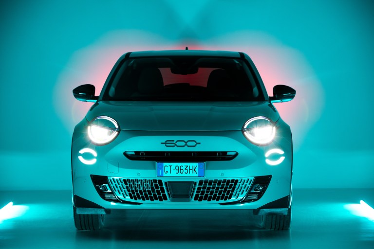 5 novedades del nuevo Fiat 600 híbrido