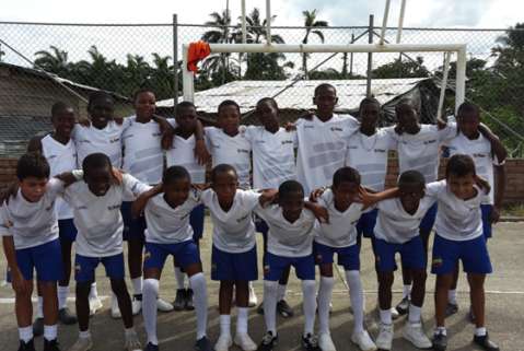 Fútbol, un pretexto para formar a niños y jóvenes del Valle