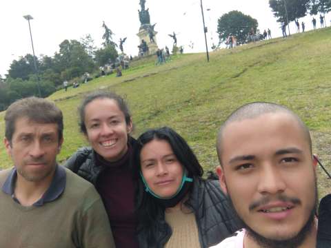 Su familia protege el medio ambiente transformando residuos de las curtiembres