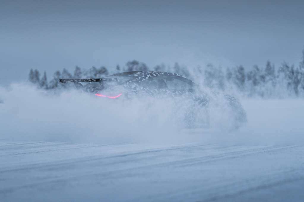 Mercedes-AMG prepara un nuevo carro deportivo basado en el CLE y ya lo prueba sobre la nieve