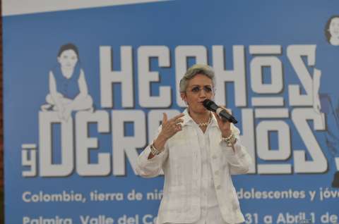 Aborto, matrimonio igualitario y pleitos judiciales: el camino de Ilva Hoyos al MinEducación