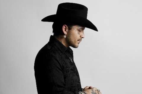 Christian Nodal y Mujeres a la Plancha en un mismo concierto en Bogotá