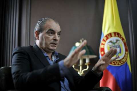 Gobierno envía a funcionarios a dialogar con campesinos para poner fin al paro agrario