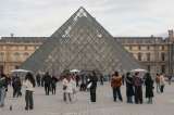 Turistas reclaman por subida de precio en el Museo del Louvre y otros sitios turísticos