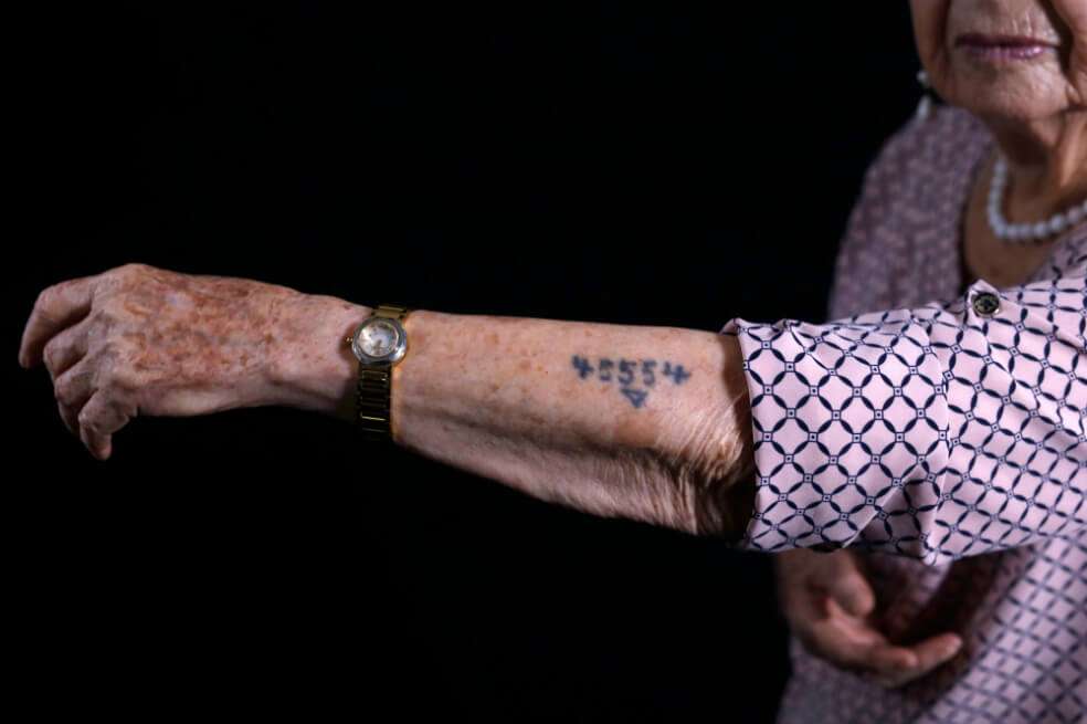 Expertos coinciden en que es necesario seguir estudiando el episodio del Holocausto, no solo para mantener viva la memoria de las víctimas, sino para aprender las lecciones que deja el pasado. / AFP