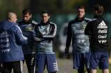Armani: "Es un privilegio, es un honor, compartir con Messi"
