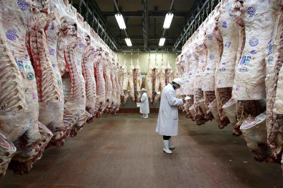 La tendencia es un aumento del consumo mundial de carne a un ritmo del 1,6% anual, dice informe. / Bloomberg News