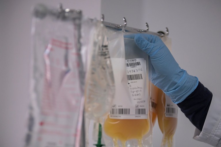 El Instituto Distrital de Ciencia Biotecnología e Innovación en Salud - IDCBIS, vinculado al Sector Salud del Distrito Capital, es la única institución autorizada para realizar tal procedimiento y actualmente está en búsqueda de donantes para el desarrollo de la investigación.
