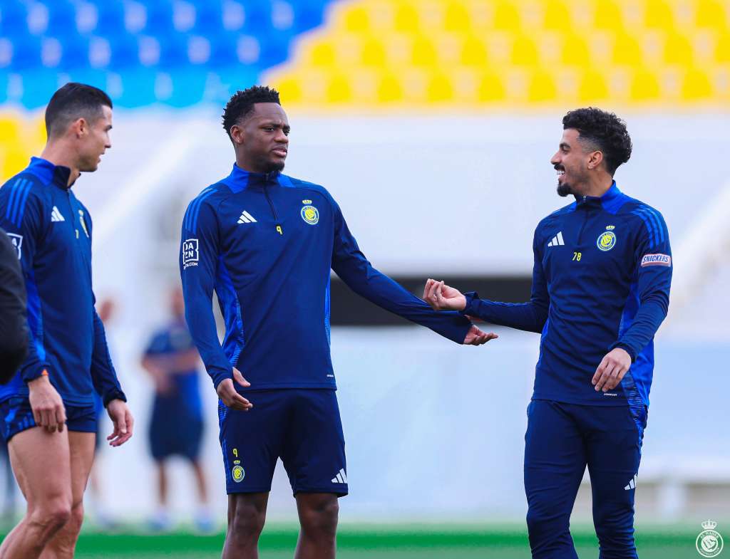 Jhon Jáder Durán (centro), llegó al Al Nassr hace unas semanas.