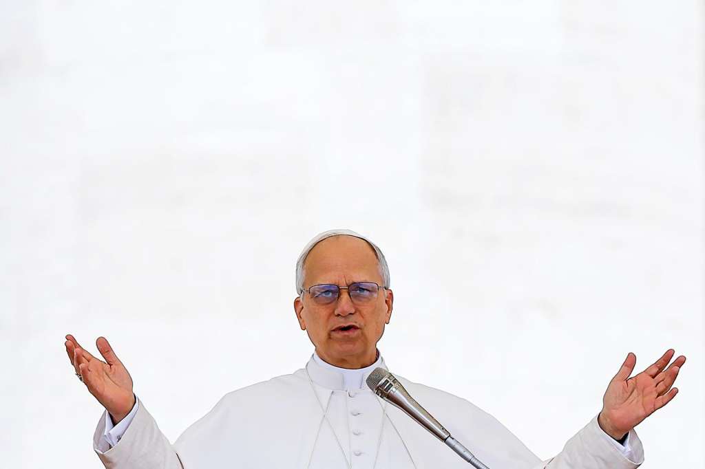 VATICAN CITY (Vatican City State (Holy See)), 21/05/2025.- Pope Leone XIV during the weekly general audience in Saint Peters Square, Vatican City, 21 May 2025. (Papa) EFE/EPA/ANGELO CARCONI
