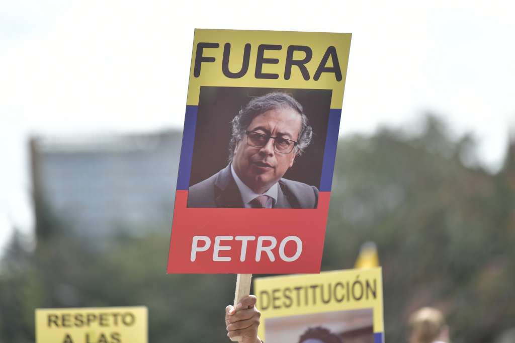Marchas en contra del gobierno de Gustavo Petro y sus reformas.