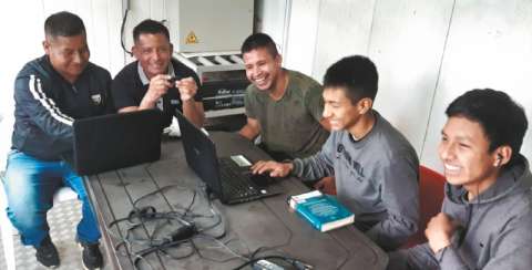 Indígenas y excombatientes se unen para llevar internet al Cauca
