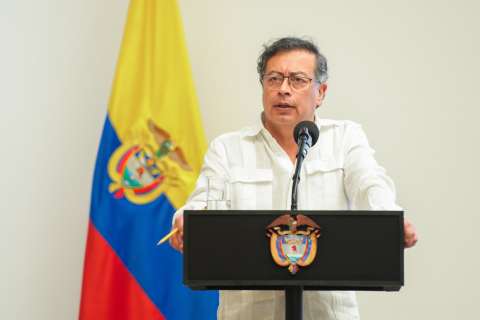 “La guerra de hoy se debe al incumplimiento del Acuerdo de Paz”: Petro