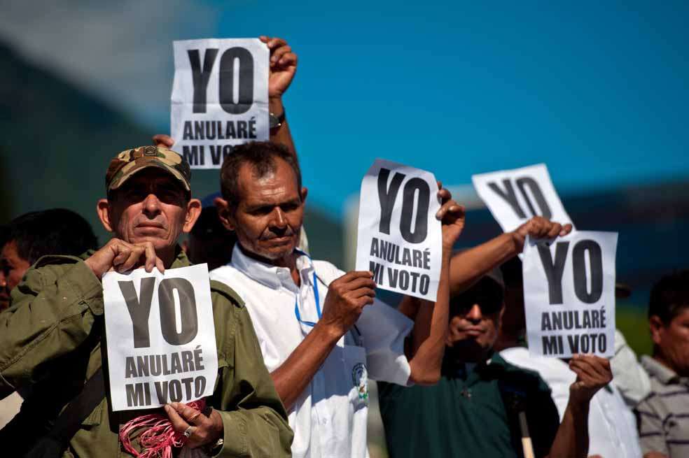 Exsoldados de la guerra civil salvadoreña le piden más beneficios al Gobierno. Tras la guerra surgieron las pandillas, principales generadoras de la violencia en ese país. / AFP