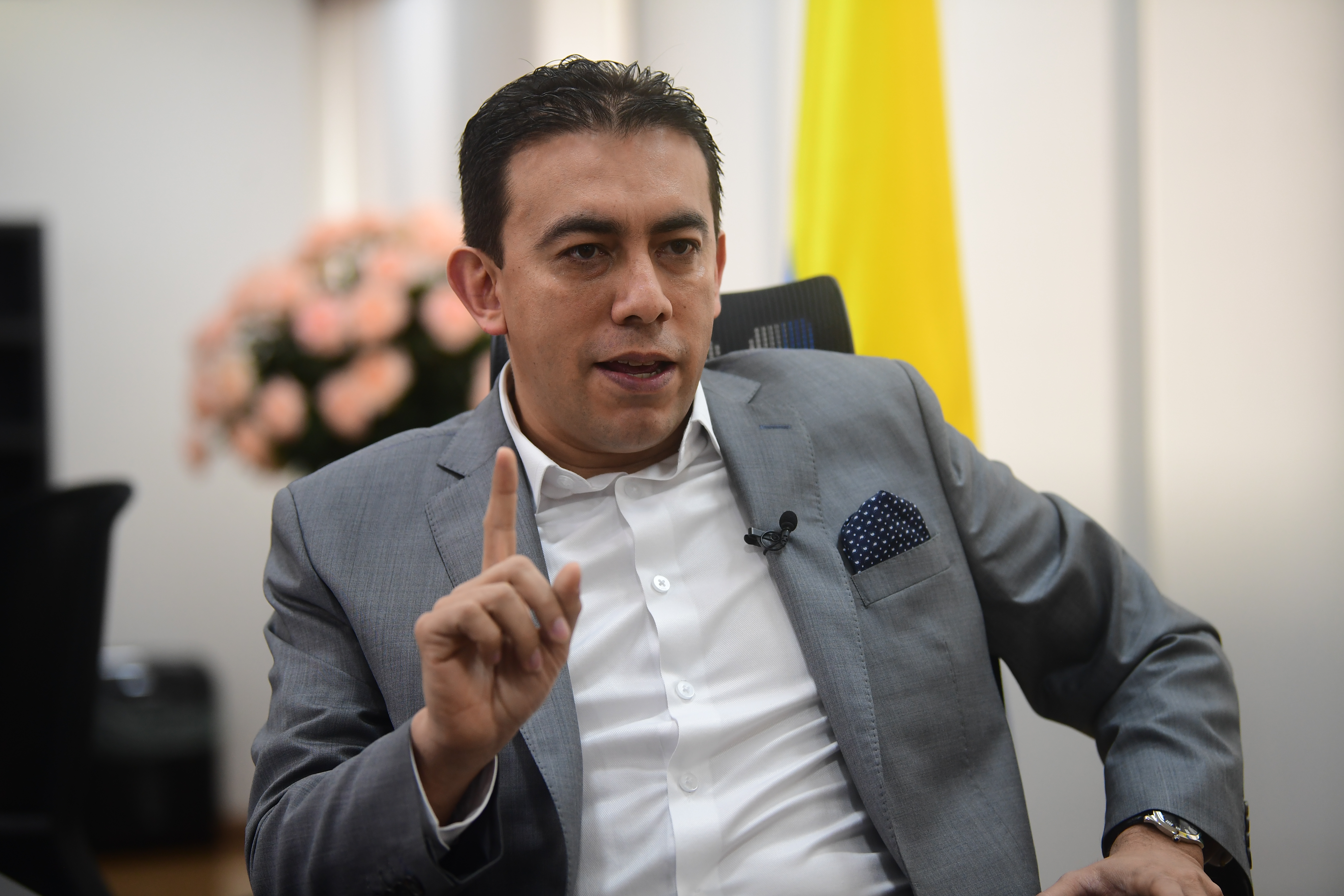 Las polémicas y denuncias contra el registrador nacional, Alexander Vega Rocha