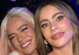 Sofía Vergara le entregó a Karol G el premio ‘Mujer del Año’ en los Billboard