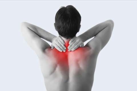 Siete ejercicios para aliviar el dolor de cuello y hombros