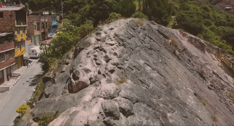 La Piedra del Amor, el rincón que se volvió símbolo de afecto en el sur de Bogotá