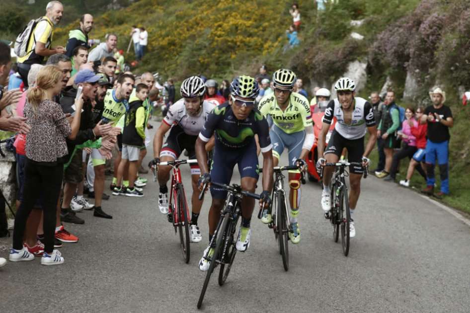Nairo Quintana durante el ascenso a Lagos de Covadonga. Foto: EFE