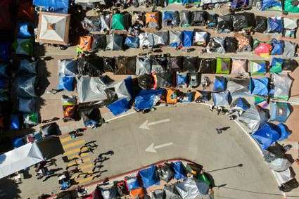 Estados Unidos y México reanudan política migratoria de la era Trump